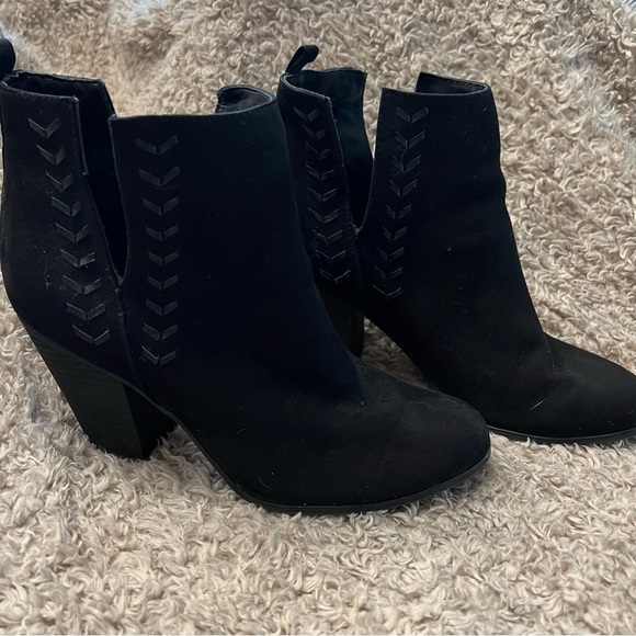 Carlos Santana Black Suede Henley Heel Boot - Picture 4 of 5